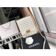 Boy chanel handbag Patent leather & Gold-Tone Metal AS0130 white HV10812Xw85