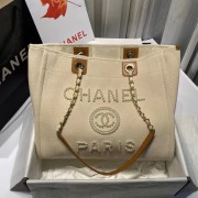 Chanel 19SS Shopping bag A67001 cream HV06822iv85
