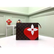 Louis Vuitton GAME ON TOILETRY POUCH 26 M80282 HV08340TP23
