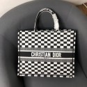 DIOR BOOK TOTE BAG IN BLACK AND WHITE EMBROIDERED CANVAS M1286 HV00520Af99