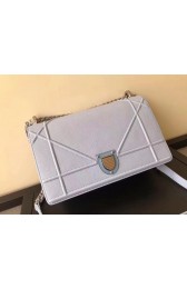 DIORAMA FLAP BAG IN GREY GRAINED CALFSKIN WITH LARGE CANNAGE DESIGN M0422 HV03967Pf97