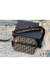 Replica AAA SAFARI MESSENGER BAG Grained Black Calfskin and Dior Oblique Jacquard 1SFPO101 HV10644of41